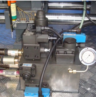 “變頻技術是如何應用在中國塑料制品行業(yè)的節(jié)能改造中的？”